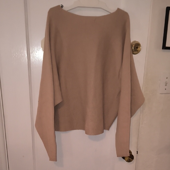 H&M | Women's V-Neck Sweater in Tan - Picture 4 of 4